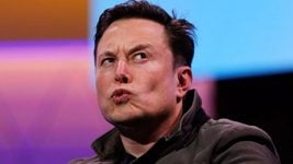Илон Маск объяснил, когда Tesla вернется к продаже машин за биткоины