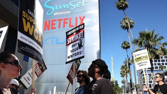 WSJ: Netflix повысит цены на подписку после забастовки актеров