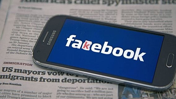 «Гид пессимиста» от Bloomberg: Facebook прекратит существование из-за фейковых новостей 