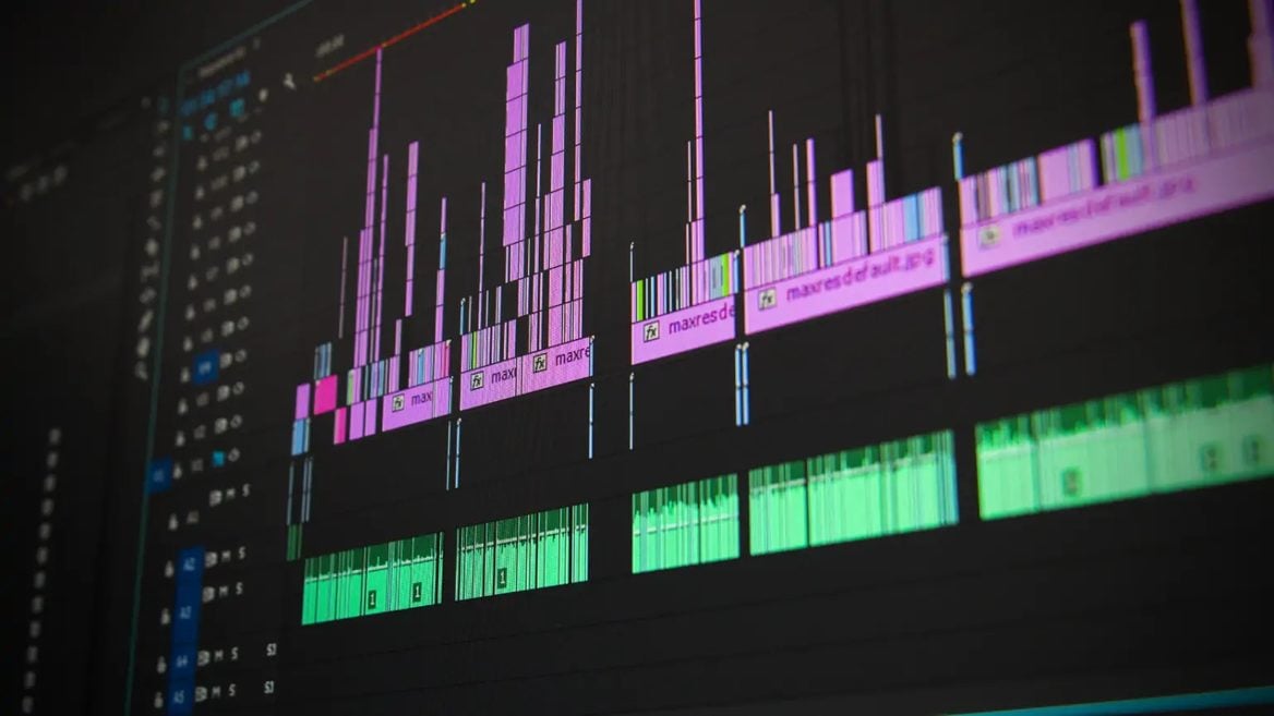 Adobe выпустила ИИ-сервис который автоматически выделяет голос из любого аудио