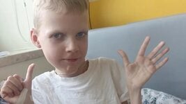 Хлопчык з СМА пераехаў у Польшчу, каб выжыць. Яму патрэбна крэсла-вазок — вы можаце дапамагчы