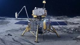 Китайский зонд собрал образцы лунного грунта и летит к Земле