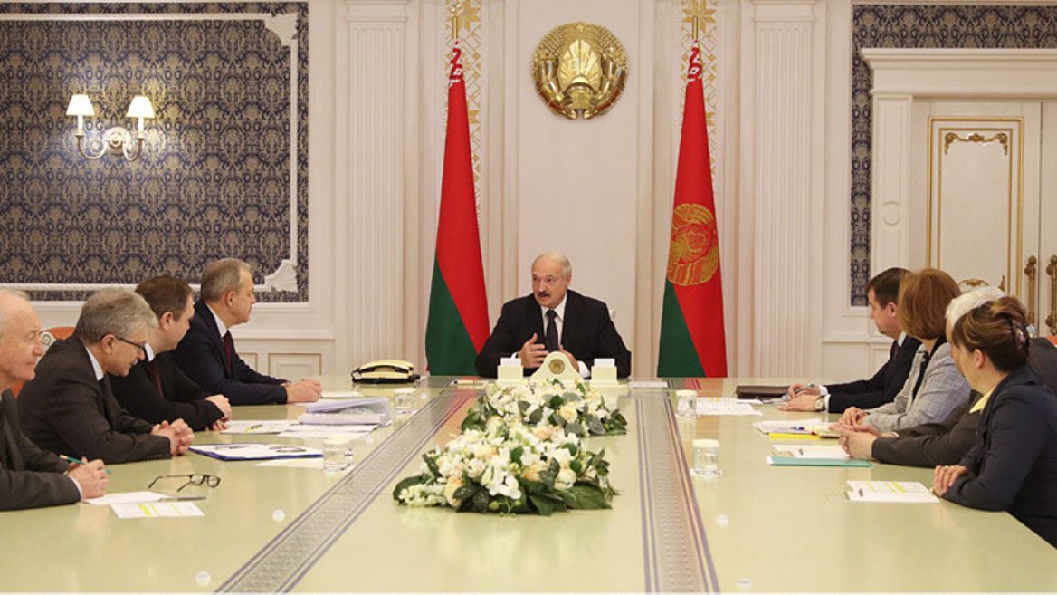 «Не надо излишне карантинить». Лукашенко про коронавирус
