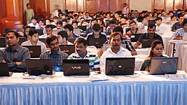 Исследование: только треть индийских программистов умеет писать компилируемый код 