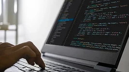 Программистов снова начали нанимать — но почти все места достаются сеньорам