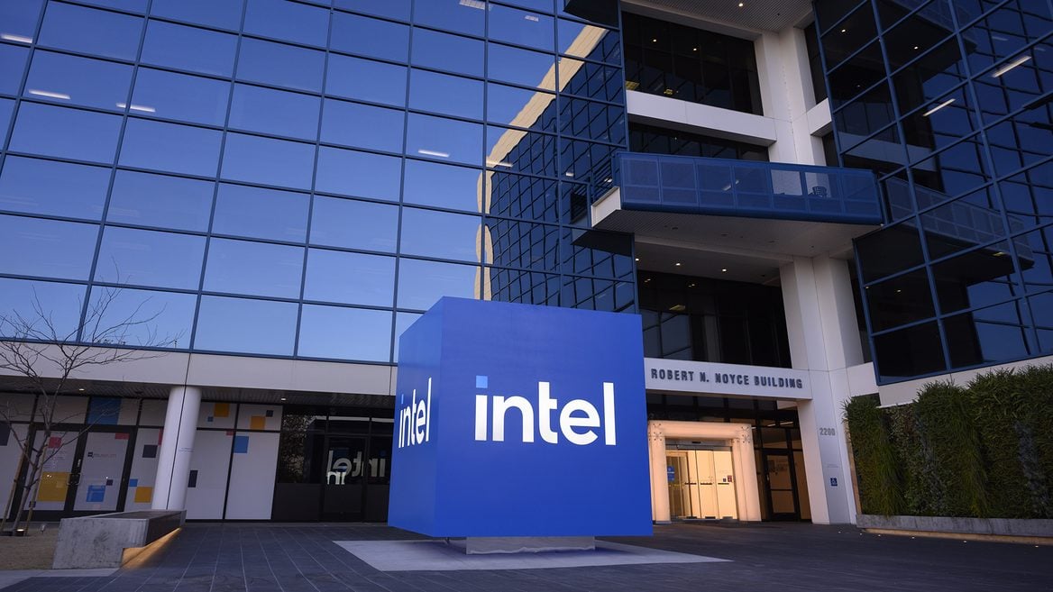 Intel планирует сократить тысячи сотрудников для экономии и инвестиций