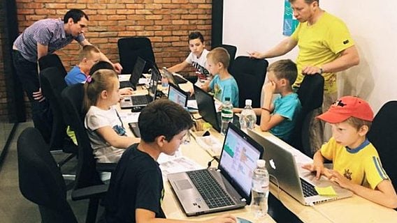 Новая инициатива призывает белорусских айтишников устроить школьникам ИТ-каникулы 