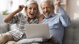 ИИ помогает мидлам и сеньорам сохранить работу, но бьёт по джунам