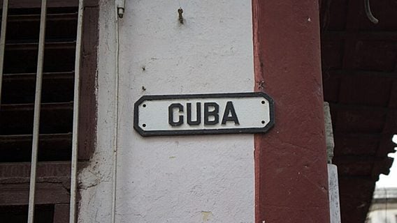 Жителям Кубы разрешат пользоваться мобильным интернетом 
