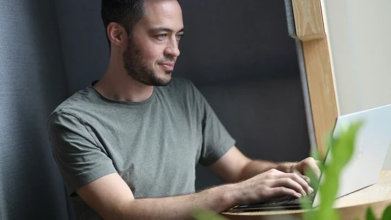 LinkedIn открыла школу, где учит людей работать на себя — без дипломов и лекций