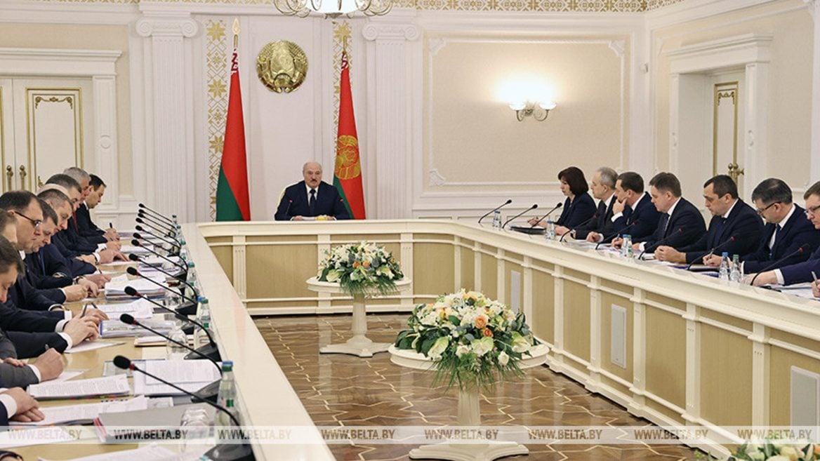 «Жесточайшее наказание». Лукашенко высказался о зарплатах в конвертах 