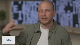 «Больше не пишу промпты». Создатель Claude Code о новом тренде про «инжиниринг циклов»