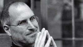 Apple посвятила главную страницу Стиву Джобсу к десятилетней годовщине его смерти