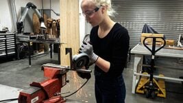 «Треш ин — треш аут. Это закон всего». Как беларуска обучает студентов ИИ в Варшавском университете