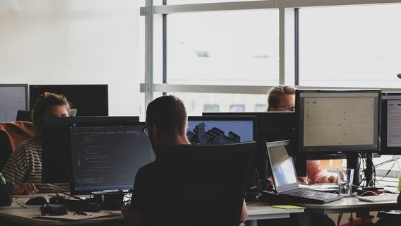 Топ Cisco назвал два ключевых навыка программистов в эпоху ИИ