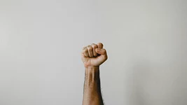 Meta приостановила ИИ-слежку за сотрудниками после слива их личных данных
