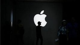 Bloomberg: Apple распускает ИИ-команду после провала Apple Intelligence Bloomberg: Apple распускает ИИ-команду после провала Apple Intelligence