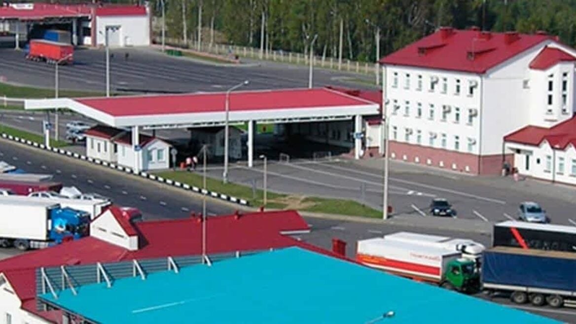 На літоўскай мяжы рэзка выраслі чэргі людзі трывожацца