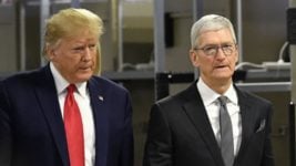 Юбилейный iPhone может стать самым дорогим в истории — все из-за Трампа Юбилейный iPhone может стать самым дорогим в истории — все из-за Трампа