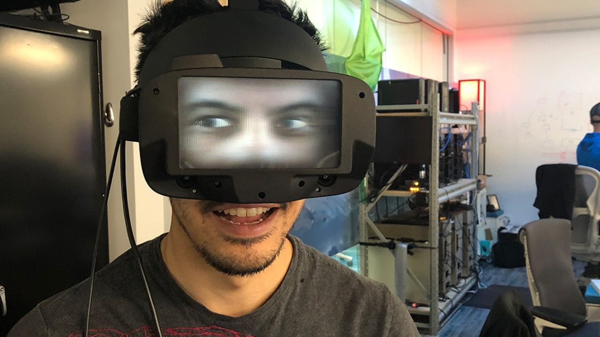 Facebook показала технологию для «‎более интерактивных»‎ VR-очков это выглядит очень странно