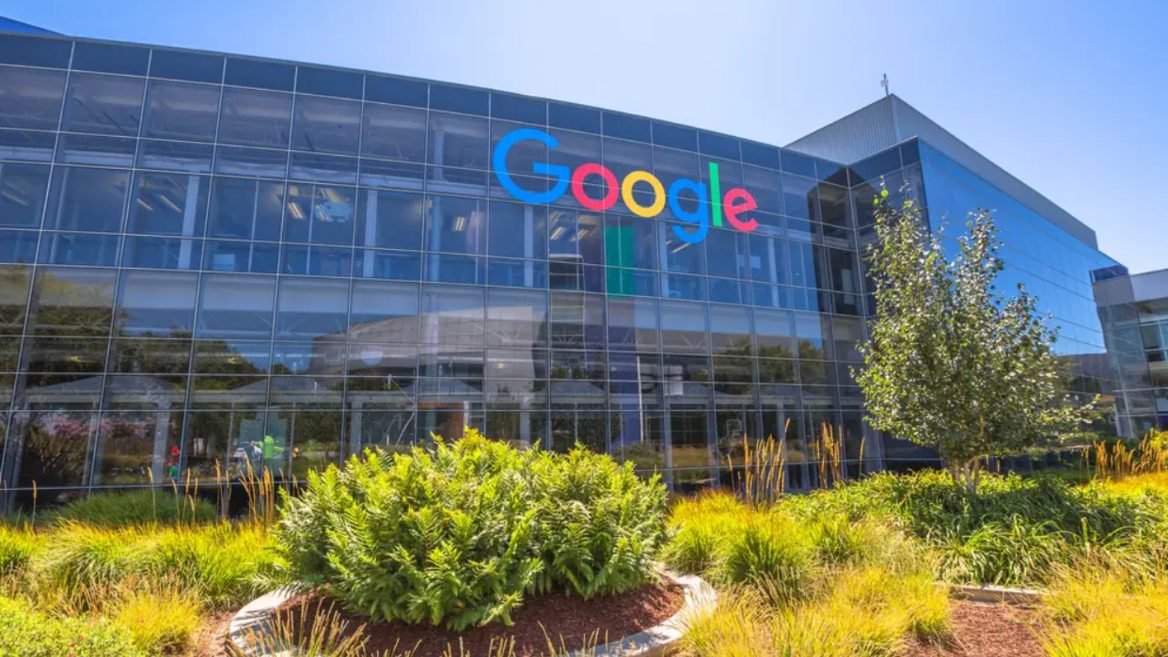 Google уволила подрядчиков которые отвечают за поддержку YouTube. Они хотели объединиться в профсоюз