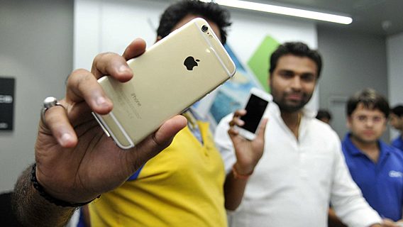 Apple согласилась выплатить до $500 млн за то, что замедляла старые iPhone