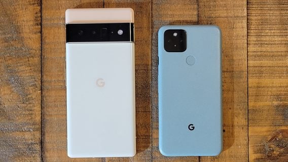 Пользователь заказал новый Pixel 6, но в посылке оказался странный подарок