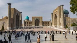 «Ночью сосед с ножом выбивает дверь в ванную — обычная ссора с женой». Епамовец пожил в Азии