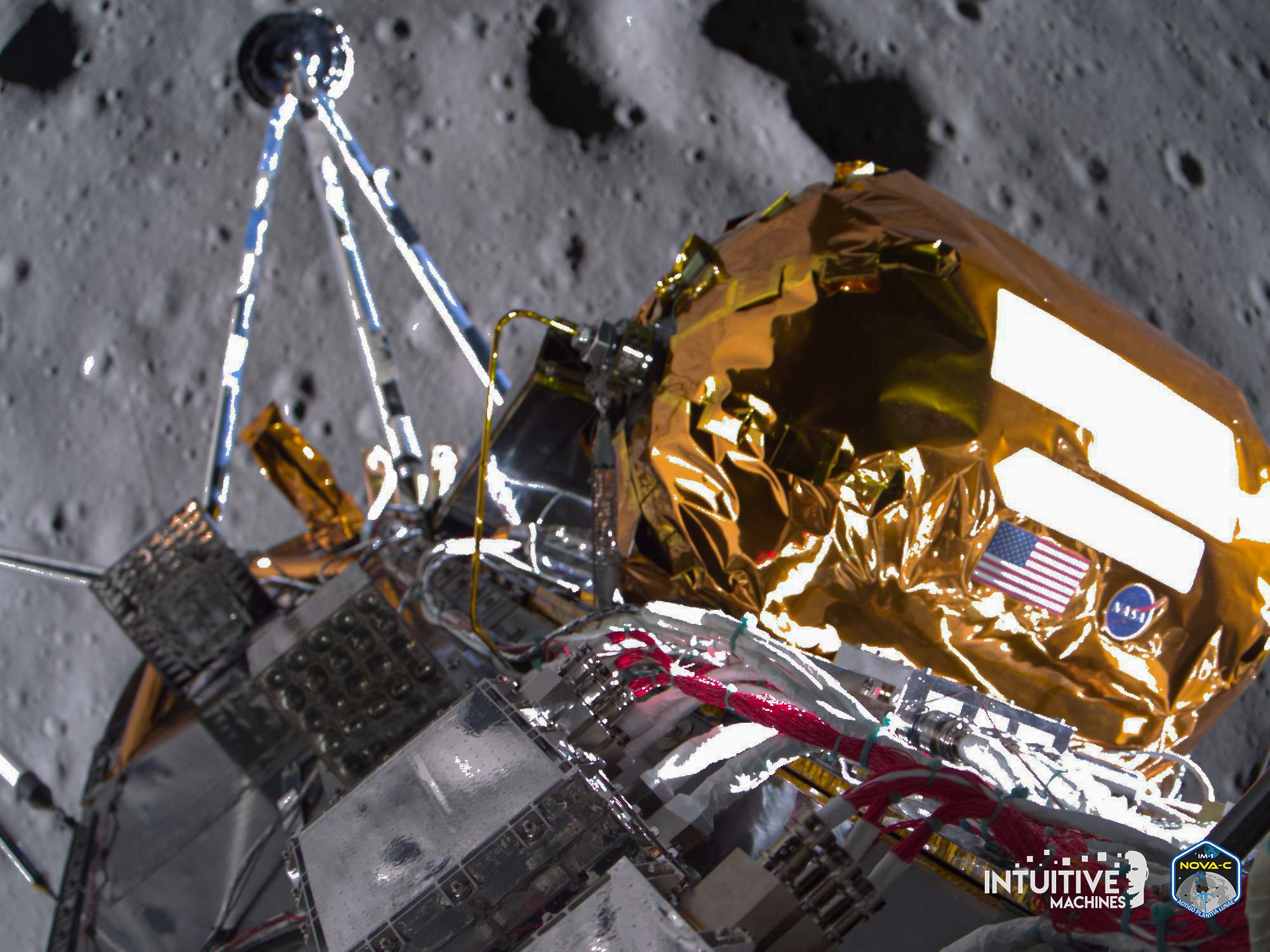 Апарат Odysseus надіслав з Місяця три останні фото перед втратою зв'язку із Землею