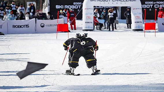 На зимней Олимпиаде провели лыжные соревнования среди роботов (видео) 