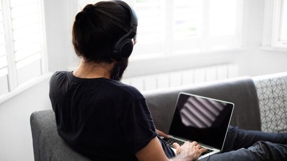 ИИ не заменит психотерапевта: боты только ухудшают состояние больных