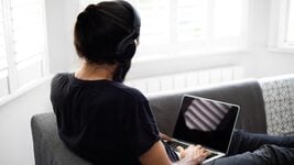 ИИ не заменит психотерапевта: боты только ухудшают состояние больных