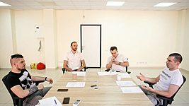 «Язык как будто в подвале со скуки изобрели». Программисты обсудили плюсы и минусы Salesforce 