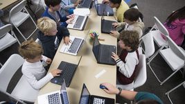 Российских школьников будут бесплатно учить программированию на фоне дефицита в 170 тысяч айтишников