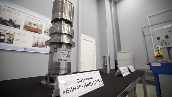 Лукашенко запустил производство в сфере микроэлектроники и сказал не париться насчёт ИИ