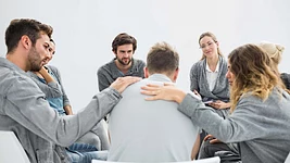 Пользователи создали группу помощи для людей, переживших ИИ-психоз