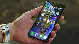 Apple объяснила, почему блокирует неавторизованные батареи для iPhone 