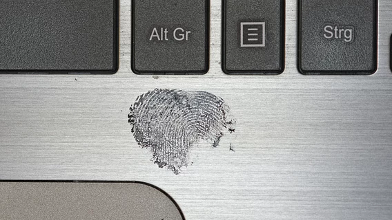 В чатах рассказывают, как на беларусской границе берут отпечатки пальцев