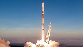 SpaceX запустила 7 группу интернет-спутников. И опять поставила рекорд