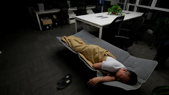 «Гэта не 996, гэта горш»: 16-гадзінныя змены ў ШІ-стартапах робяцца нормай