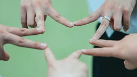 Стартап придумал, как обойти ИИ-отклики и хайрить качественно. Сотрудники довольны