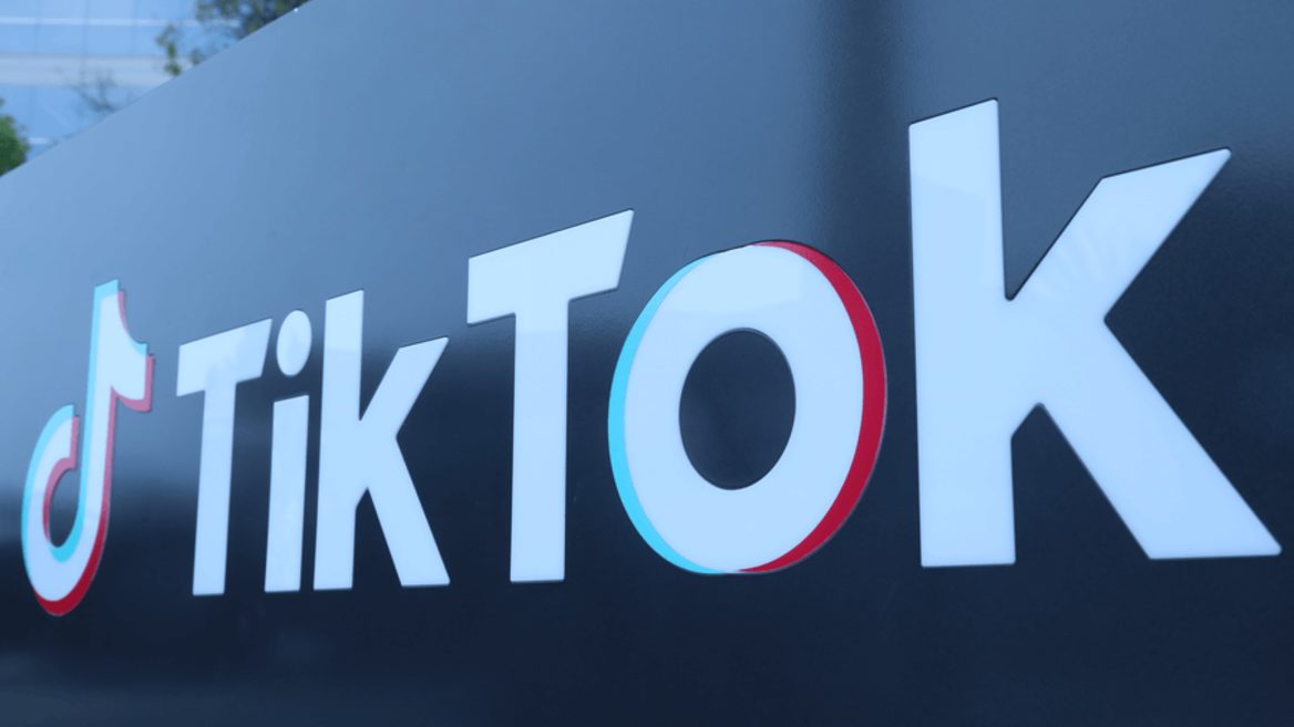 РБК: после начала войны TikTok предложила сотрудникам в России уехать из страны за свой счет