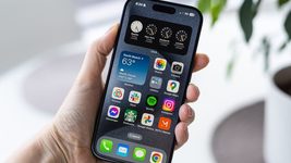 Apple разрешила в ЕС удалять свои приложения в iPhone, кроме двух