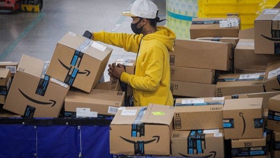 Amazon полностью оплатит колледж 750 тысячам сотрудников