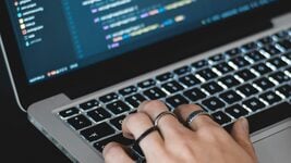 CEO GitHub объяснил, почему компании должны нанимать джунов несмотря на ИИ CEO GitHub объяснил, почему компании должны нанимать джунов несмотря на ИИ