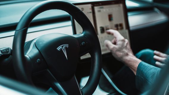 Польский министр призвал бойкотировать Tesla из-за слов Маска о Германии