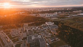 Средняя зарплата в ПВТ — более 4000 рублей, доля ИТ-сектора в приросте экономики — 0,5% из 3,7% Средняя зарплата в ПВТ — более 4000 рублей, доля ИТ-сектора в приросте экономики — 0,5% из 3,7%