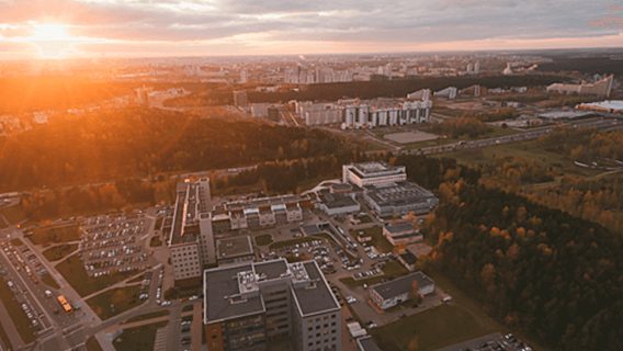 Средняя зарплата в ПВТ — более 4000 рублей, доля ИТ-сектора в приросте экономики — 0,5% из 3,7% 