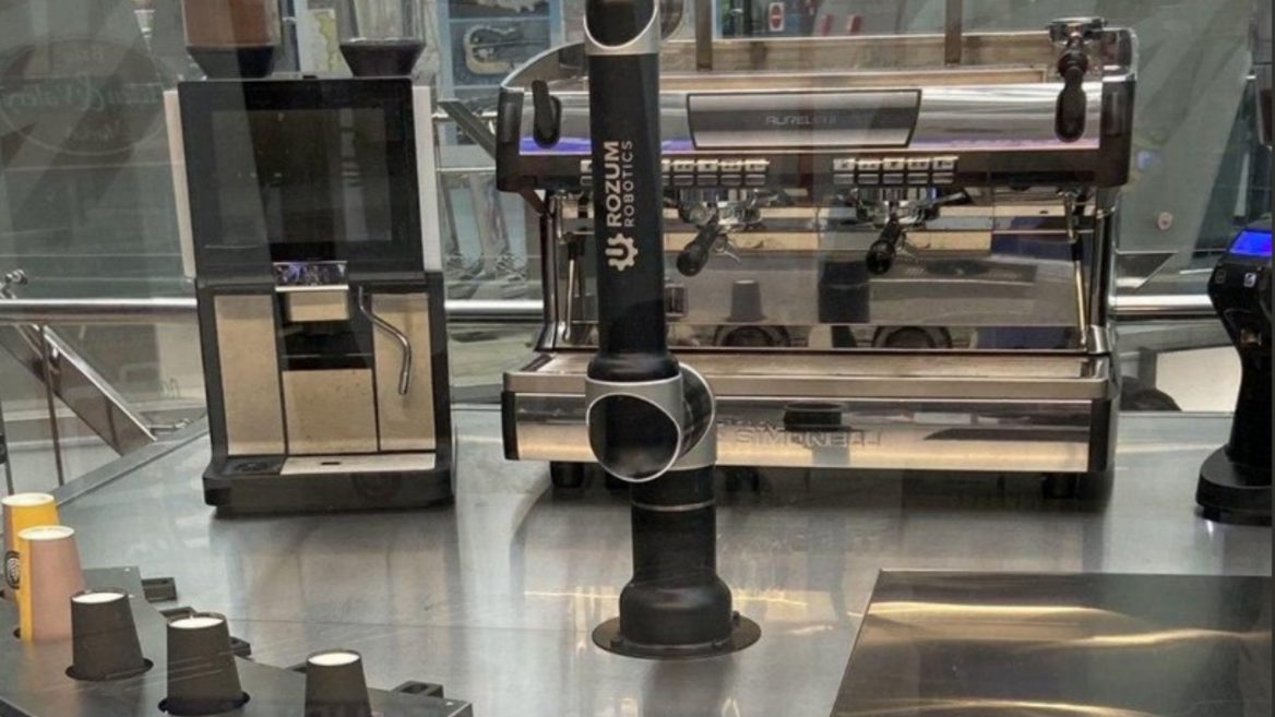 Робот Rozum Robotics не варил кофе в аэропорту. Не из-за политики