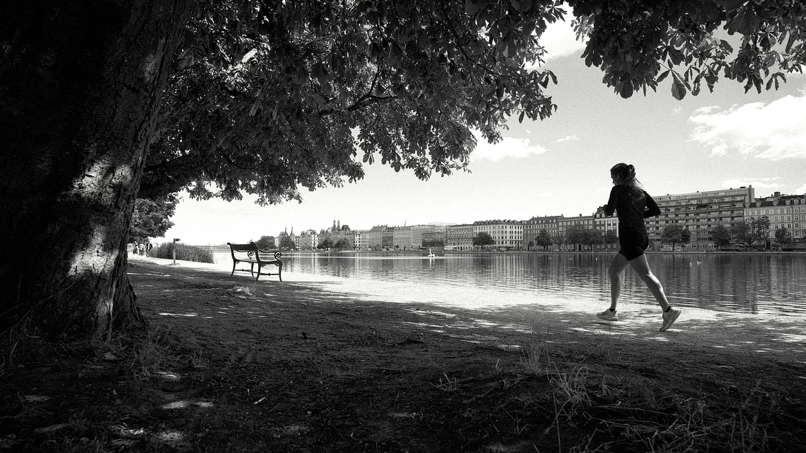 «Парни тебя как бы исключают из разговора за обедом». Обсуждаем с AI-исследовательницей карьеру хайп работу с мужчинами и разницу в зп 